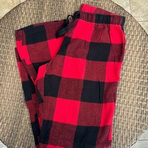 Old Navy buffalo check fleece pajama pants.